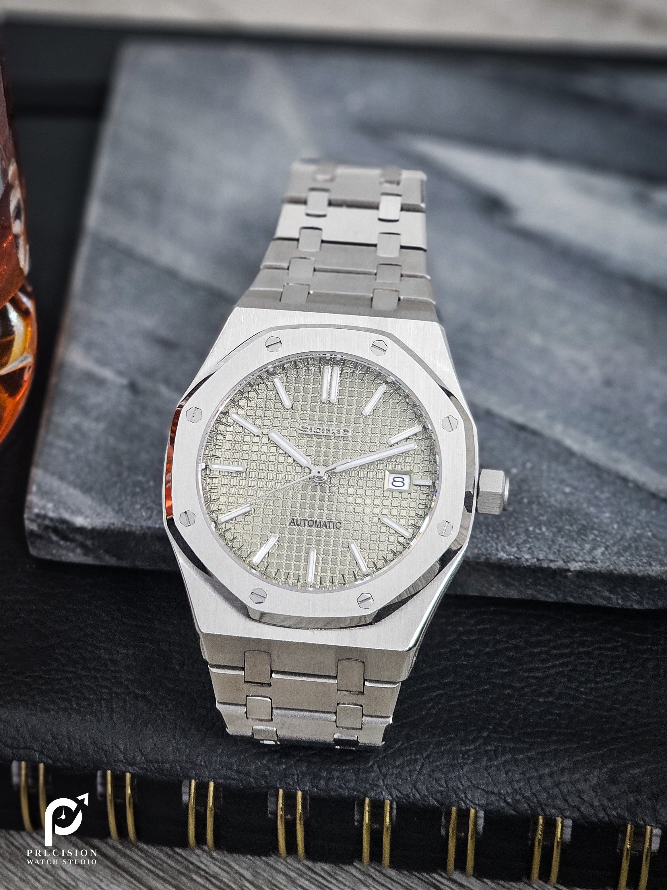 AP Oak - Olive Metallic