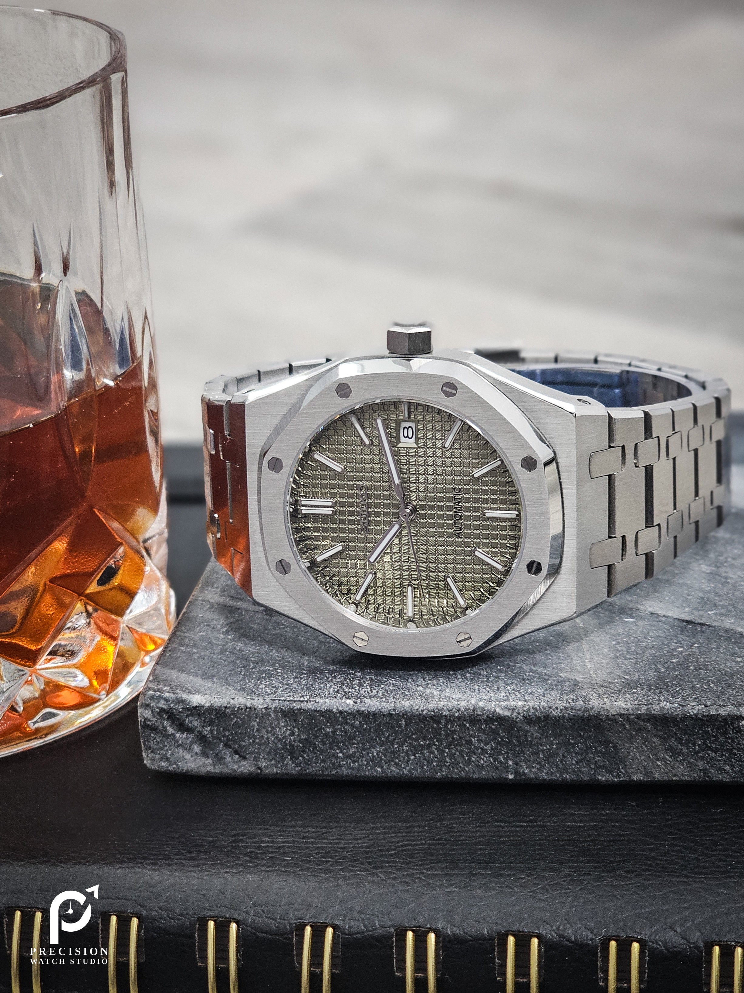 AP Oak - Olive Metallic