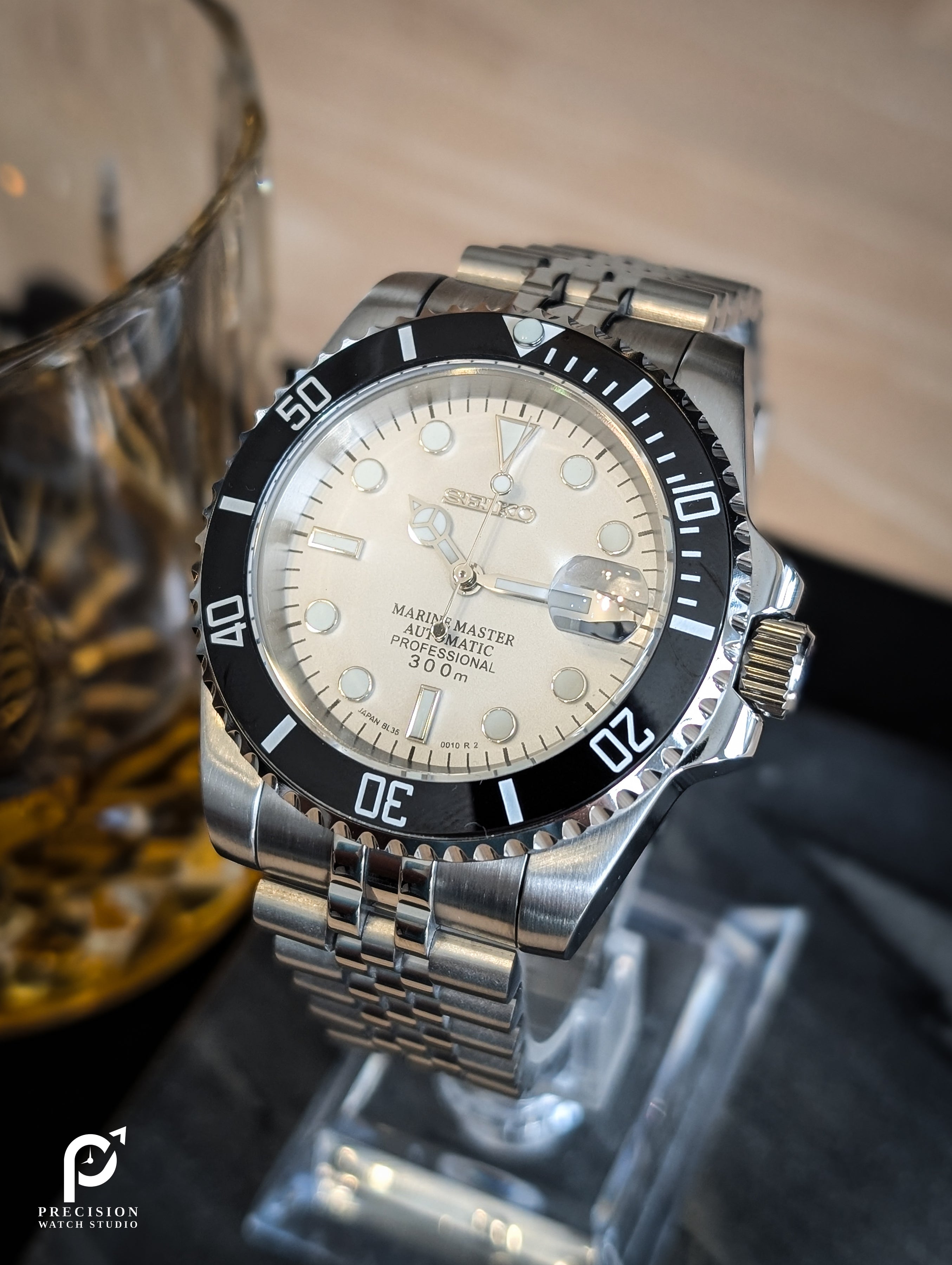 Bright Sub Style Diver - Classic Black