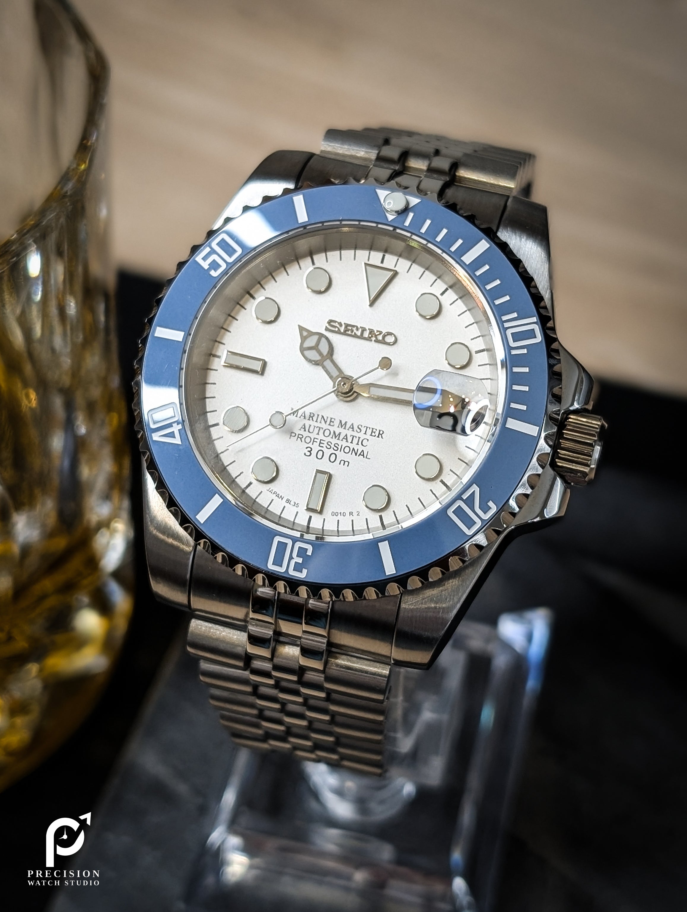 Bright Sub Style Diver - Glacier Blue
