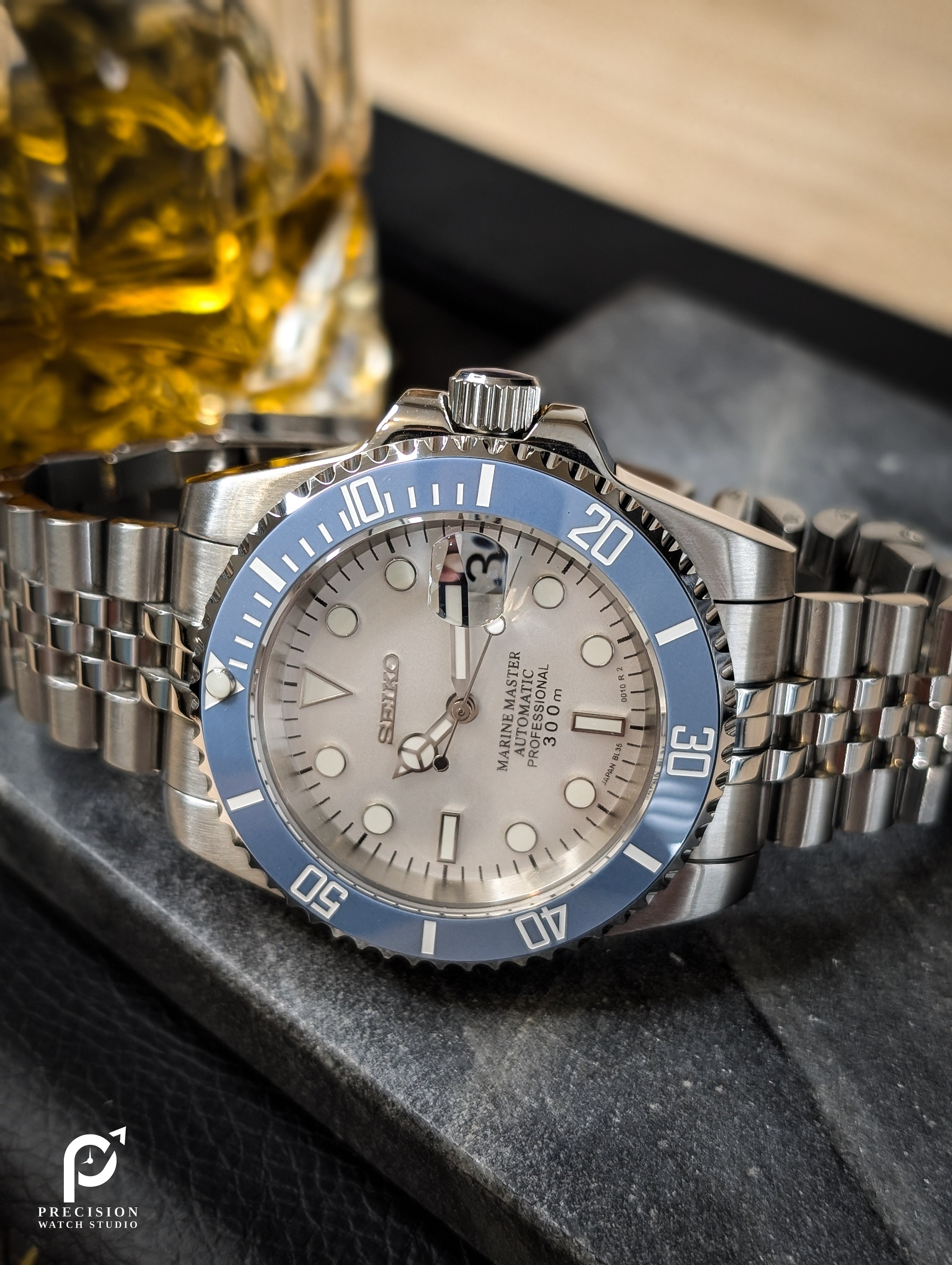 Bright Sub Style Diver - Glacier Blue