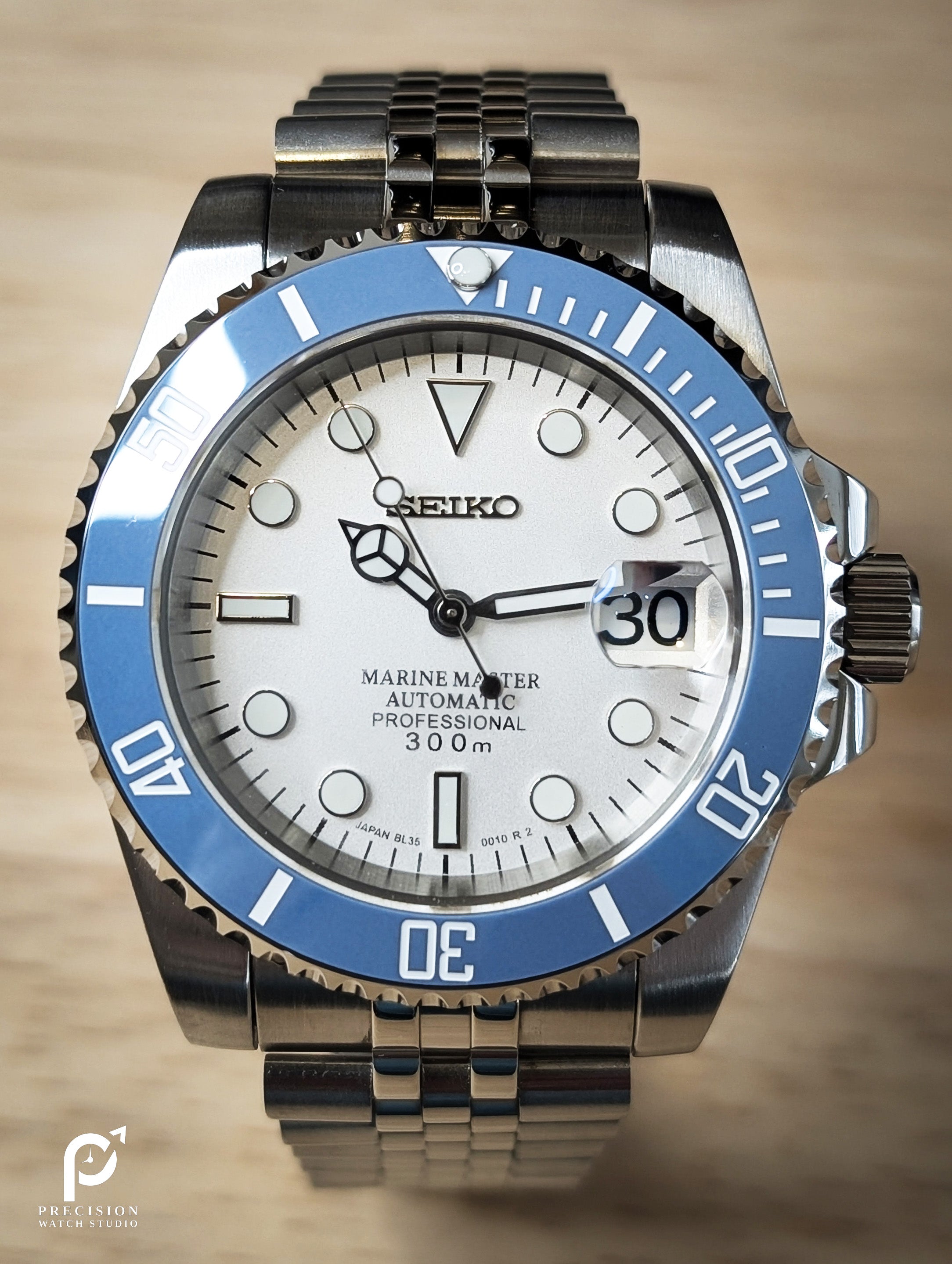 Bright Sub Style Diver - Glacier Blue
