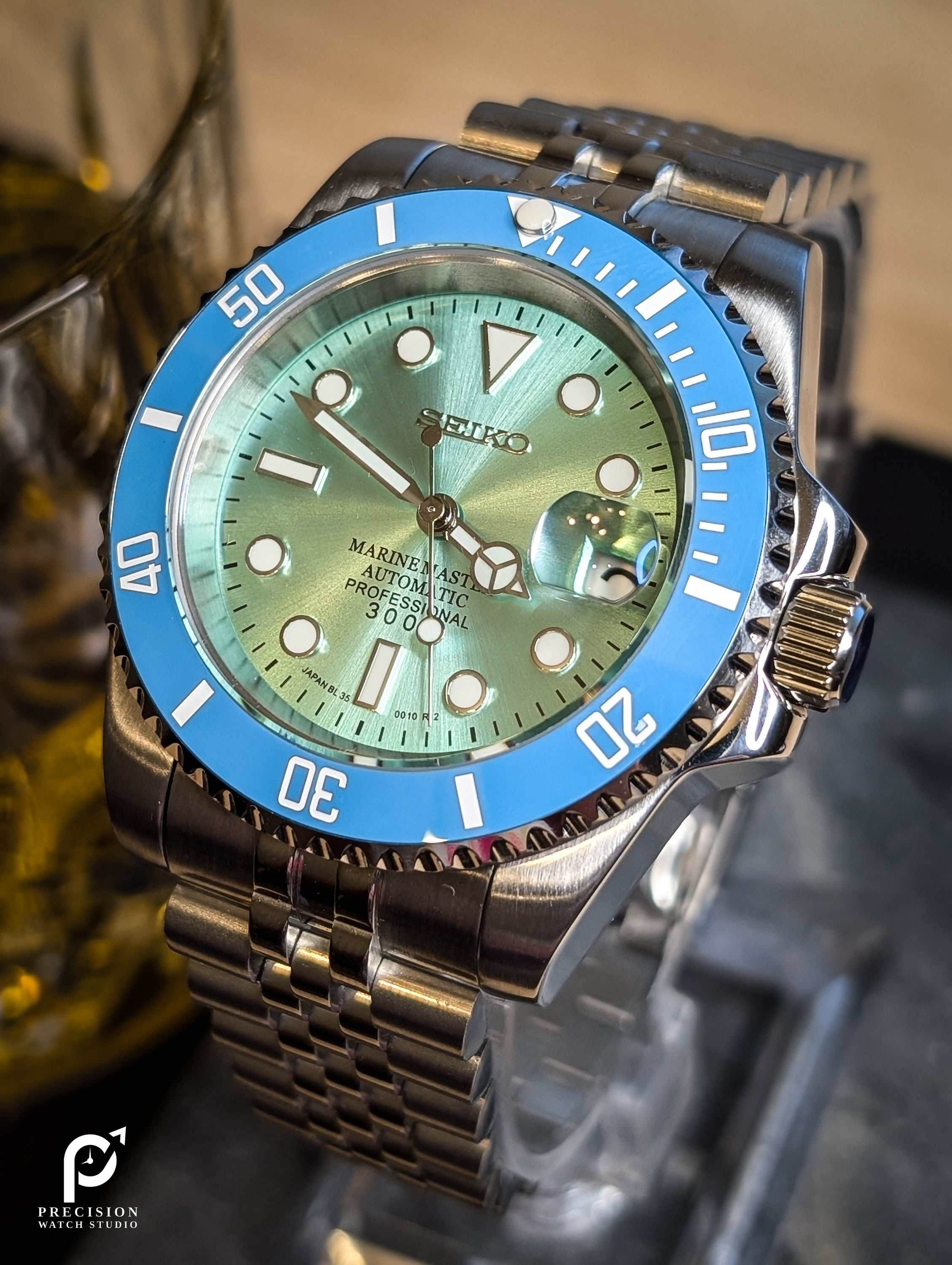 Sub Style Diver - Tiffany Blue