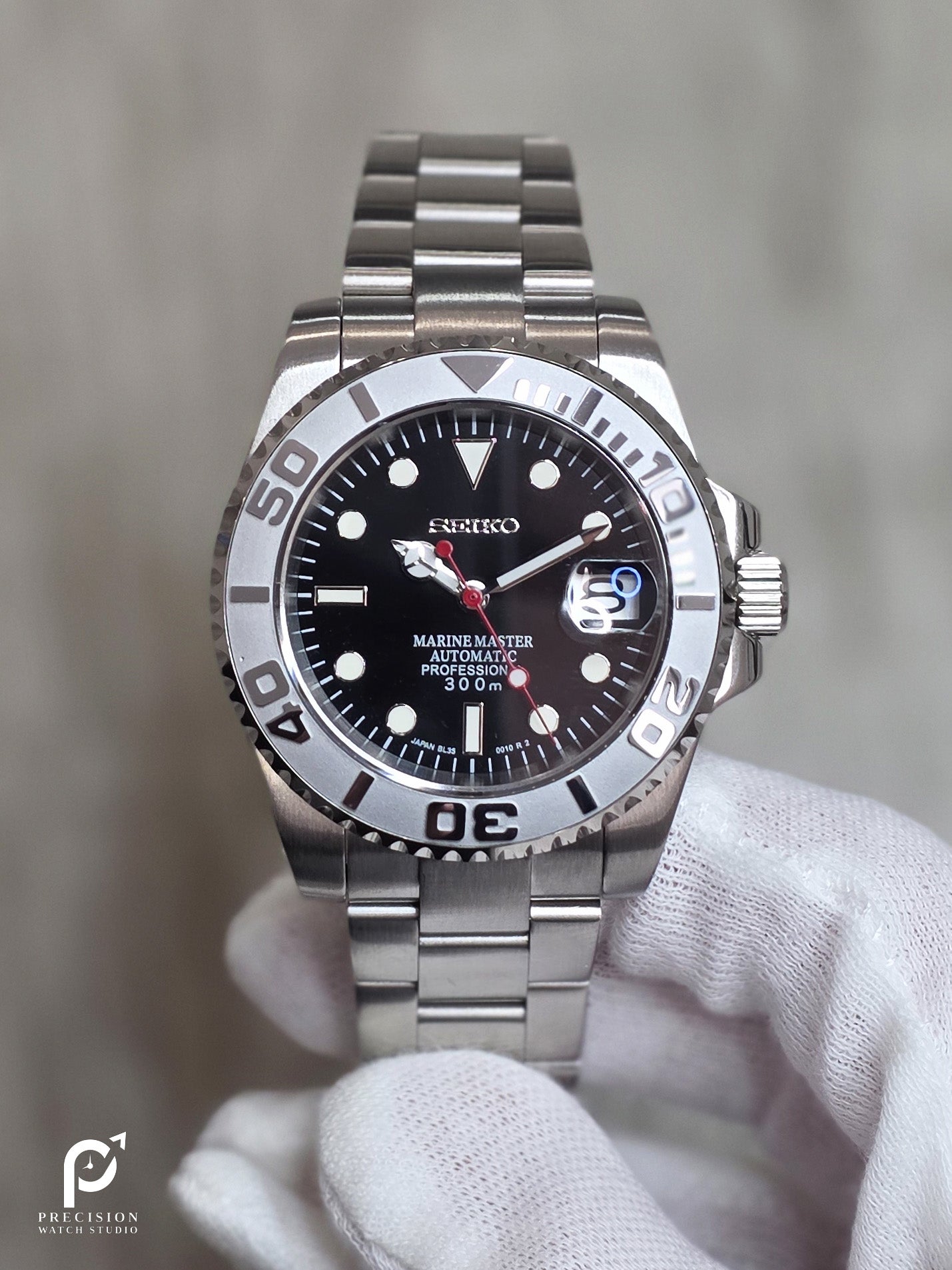 YachtDiver - Crimson Frost