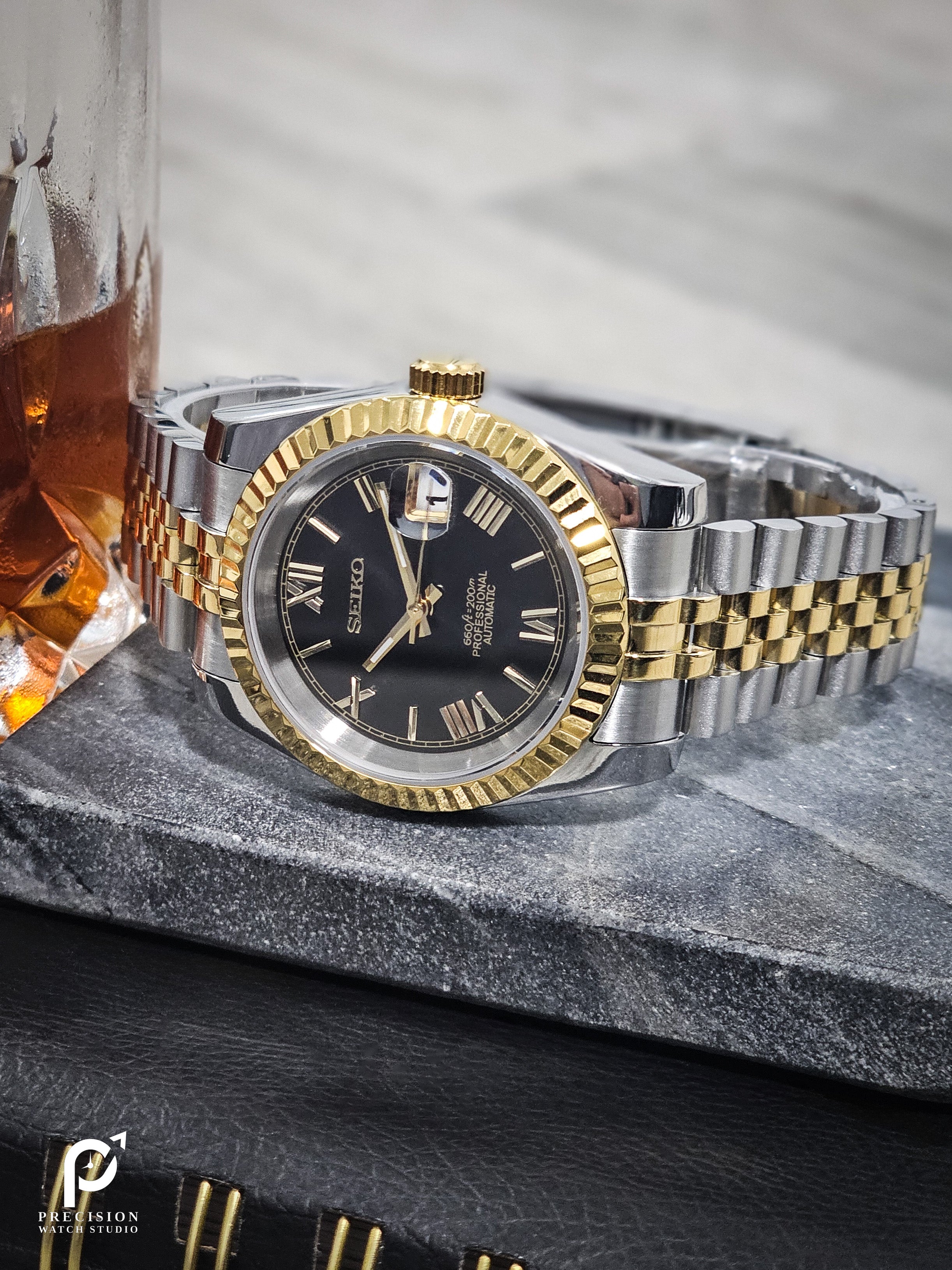 Date J Fluted - Roman Two-tone Black
