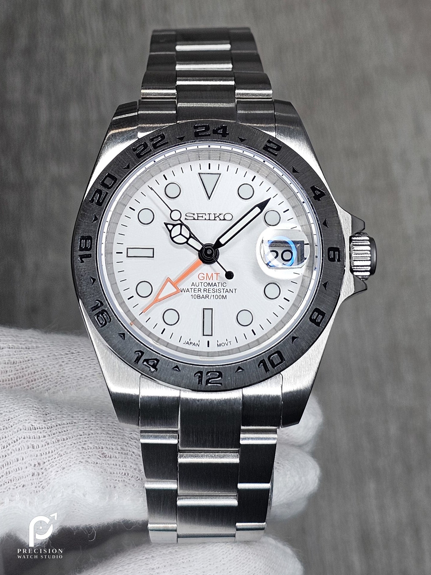 Explorer II GMT - Silver