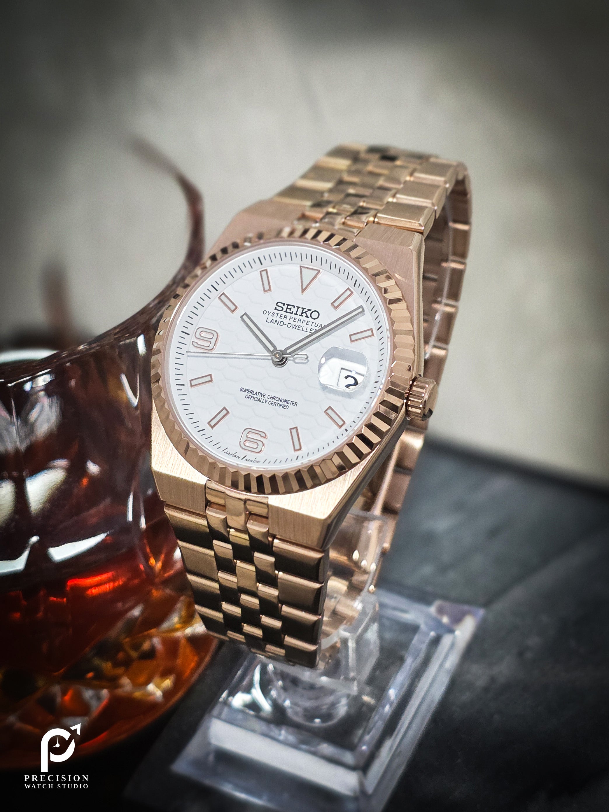 Hex Dweller - Rose Gold Winter