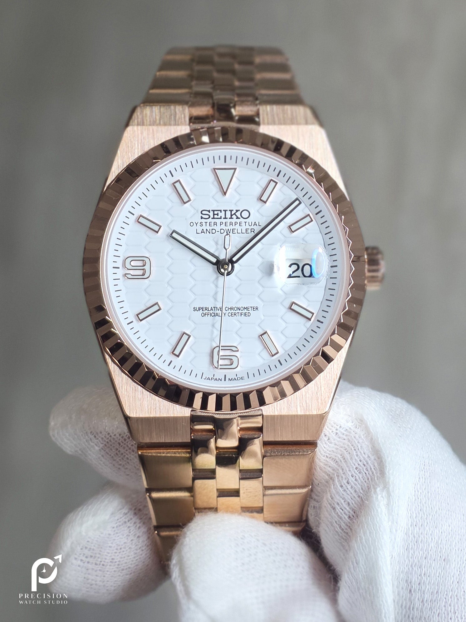 Hex Dweller - Rose Gold Winter