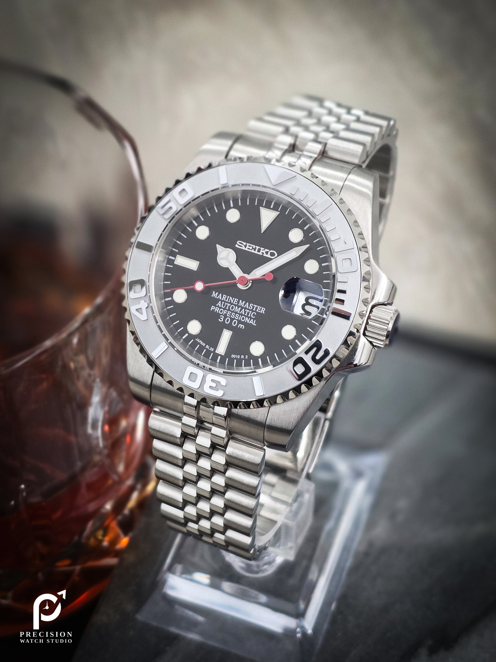 YachtDiver - Crimson Frost