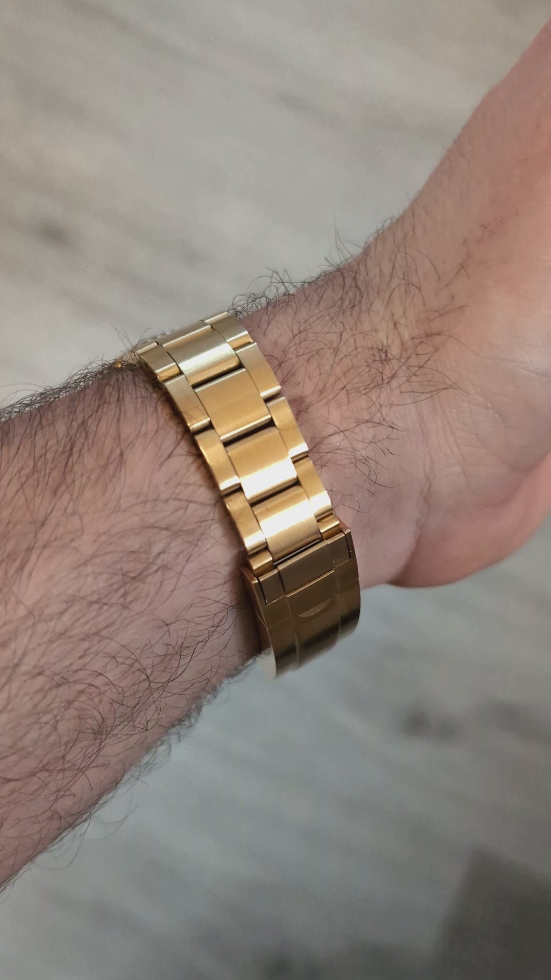 Sub Style Diver - Bluesy in Gold