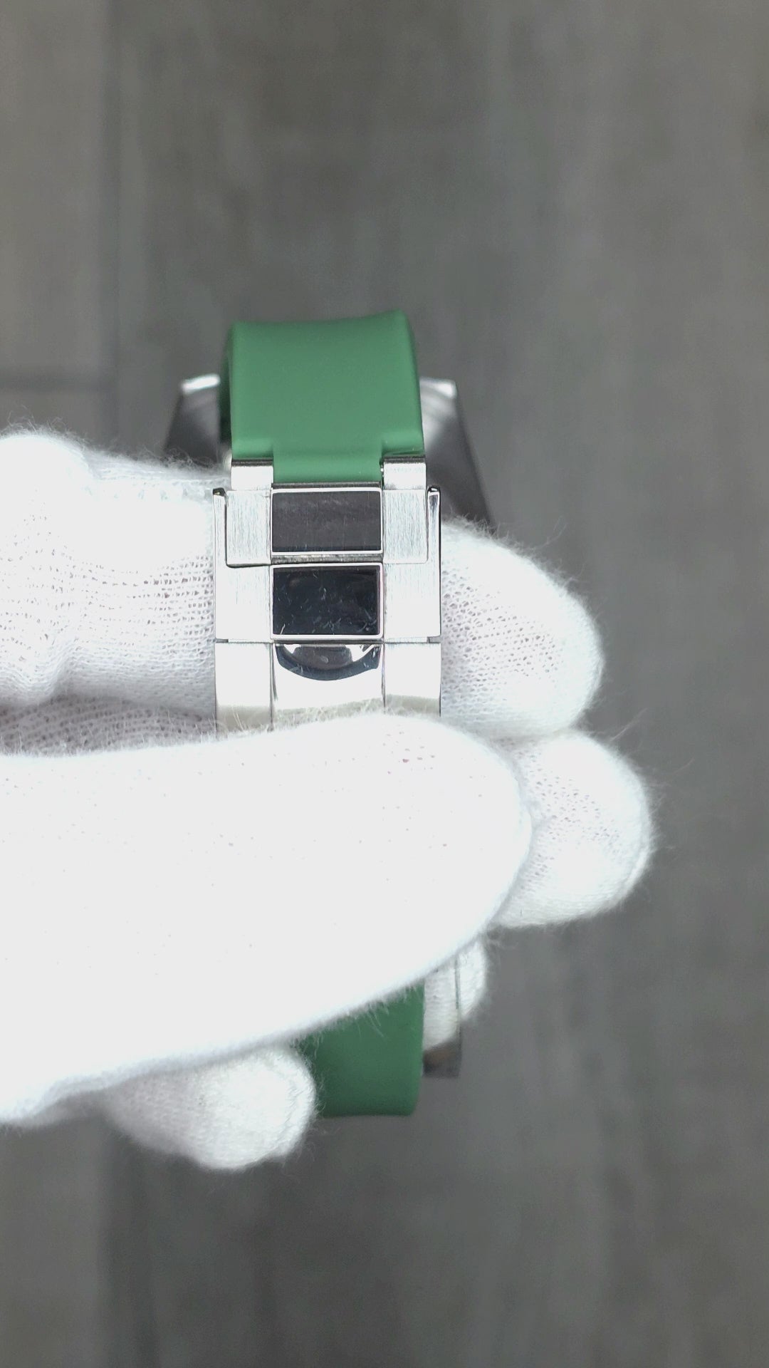 Milgauss - Black Surge